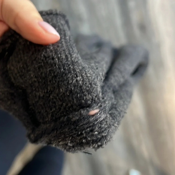 Barefoot Dreams Sweater Gray Cozychic Lite Island Wrap Size Small Medium - Picture 11 of 11